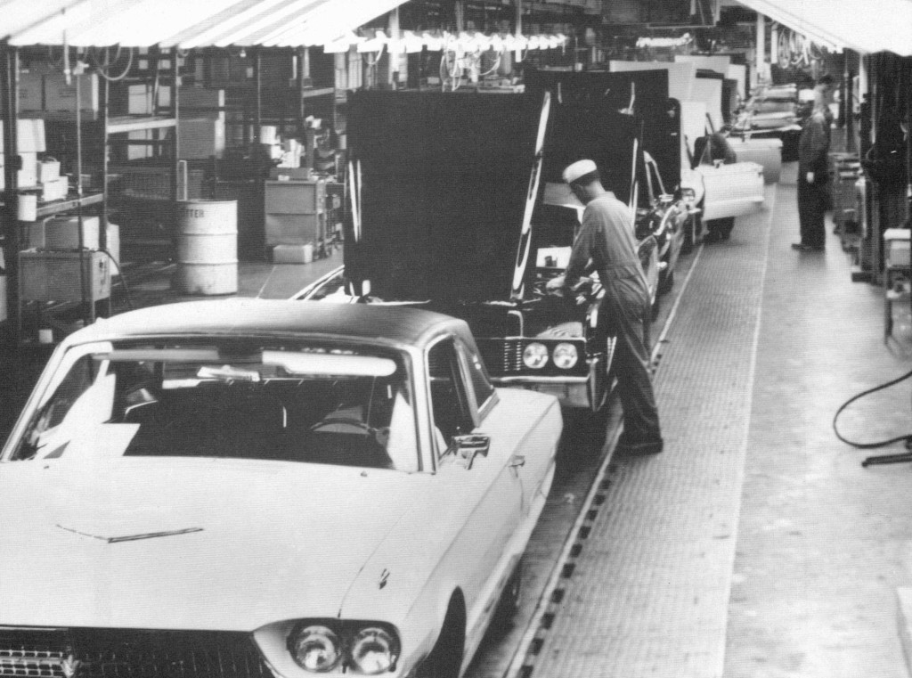 Ford Thunderbird Assembly