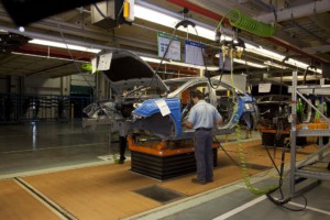 Hyundai moving walkable platform assembly line