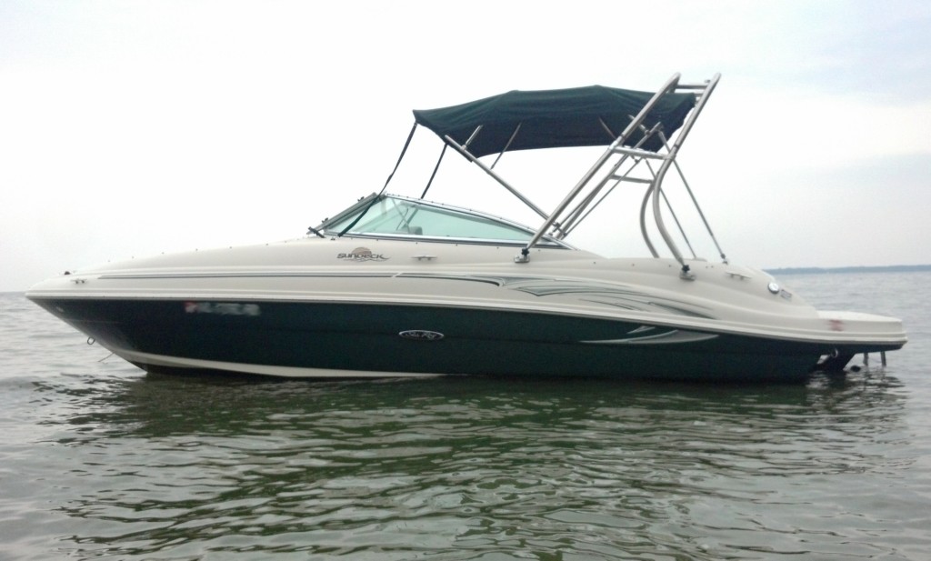 2005 Sea Ray 220