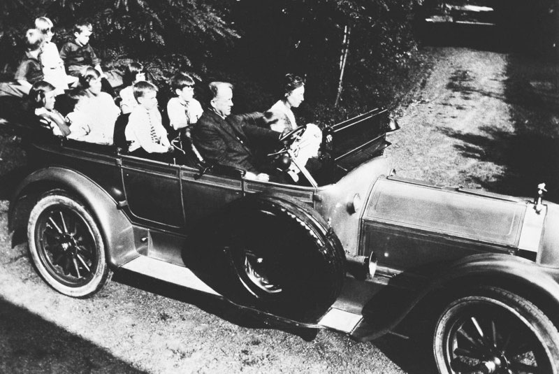 Gilbreth Family in car | AllAboutLean.com